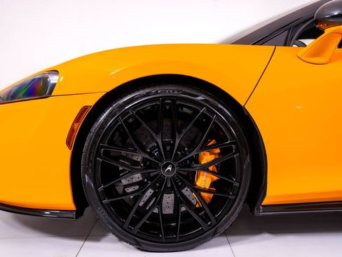 Used 2023 McLaren GT RWD image 13