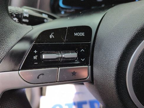 Used 2024 Hyundai Elantra SE FWD image 15