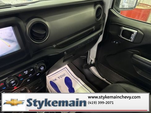 Used 2021 Jeep Wrangler Unlimited Sport w/ Technology Group image 39