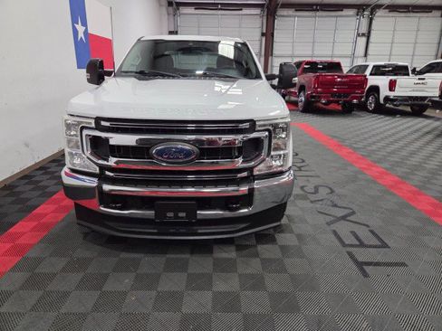 Used 2022 Ford F250 XLT AWD/4WD image 4