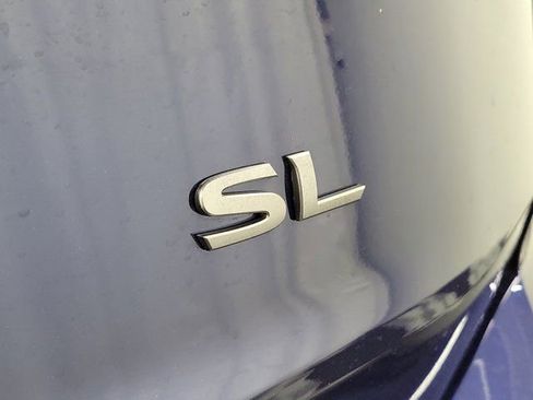 Certified 2025 Nissan Rogue SL FWD image 8