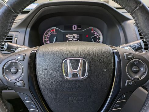 Used 2017 Honda Pilot Touring image 26