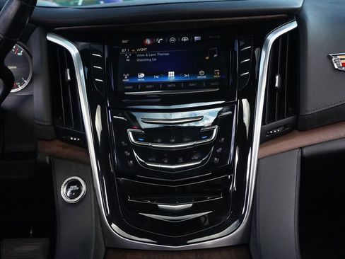 Used 2020 Cadillac Escalade Luxury w/ Escalade Sport Edition AWD/4WD image 55