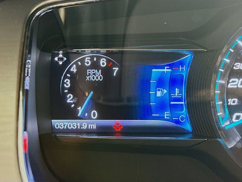 Used 2016 Ford Taurus SEL w/ Equipment Group 201A image 17