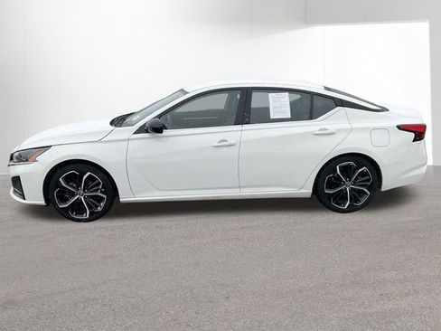 Certified 2024 Nissan Altima 2.5 SR image 4