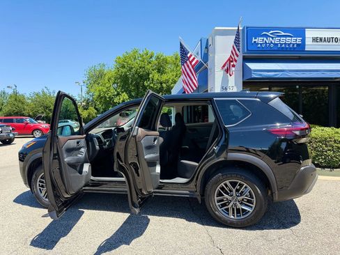 Used 2023 Nissan Rogue S AWD/4WD image 11