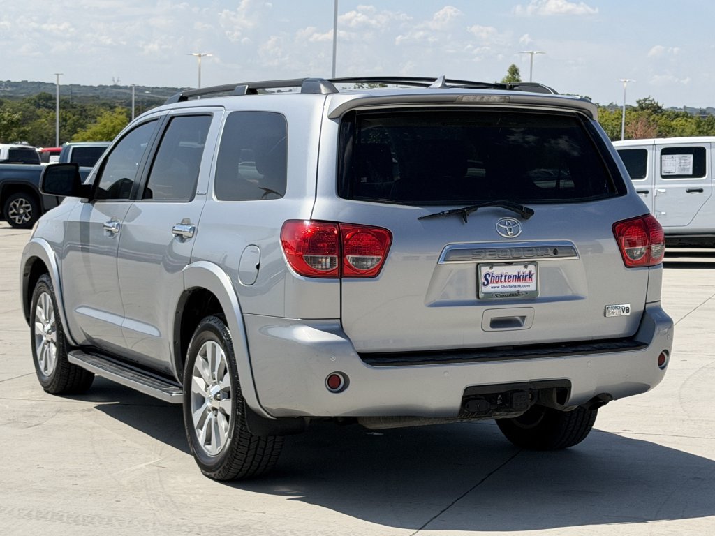 Used 2016 Toyota Sequoia Limited w/ Safety & Convenience Package RWD image 4