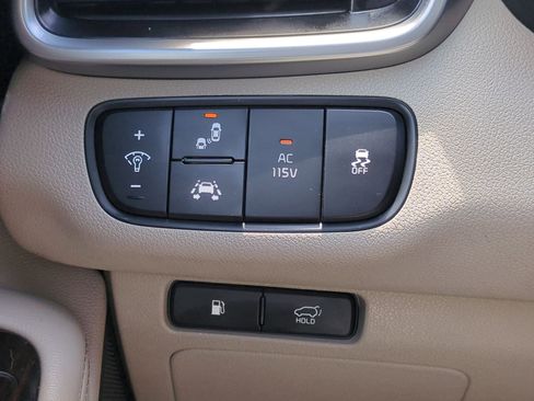 Used 2019 Kia Sorento EX w/ EX Touring Package AWD/4WD image 17