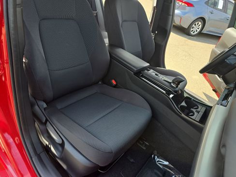 Used 2024 Toyota Prius LE FWD image 10