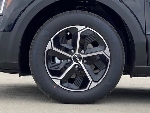 New 2026 Kia Niro LX FWD image 10