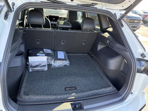 New 2026 Volkswagen Tiguan SE R-Line image 24