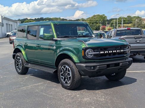 New 2025 Ford Bronco Outer Banks image 2