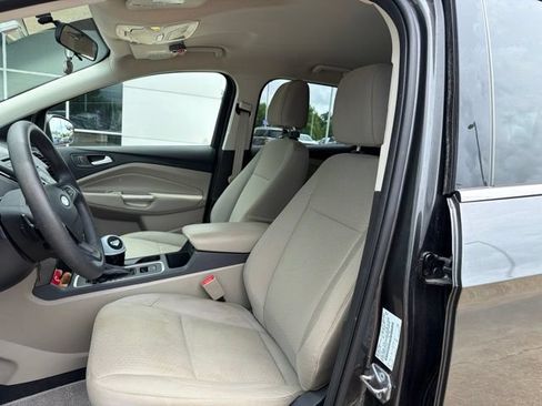 Used 2017 Ford Escape SE FWD image 12