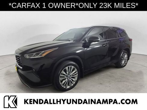 Used 2023 Toyota Highlander Platinum image 1