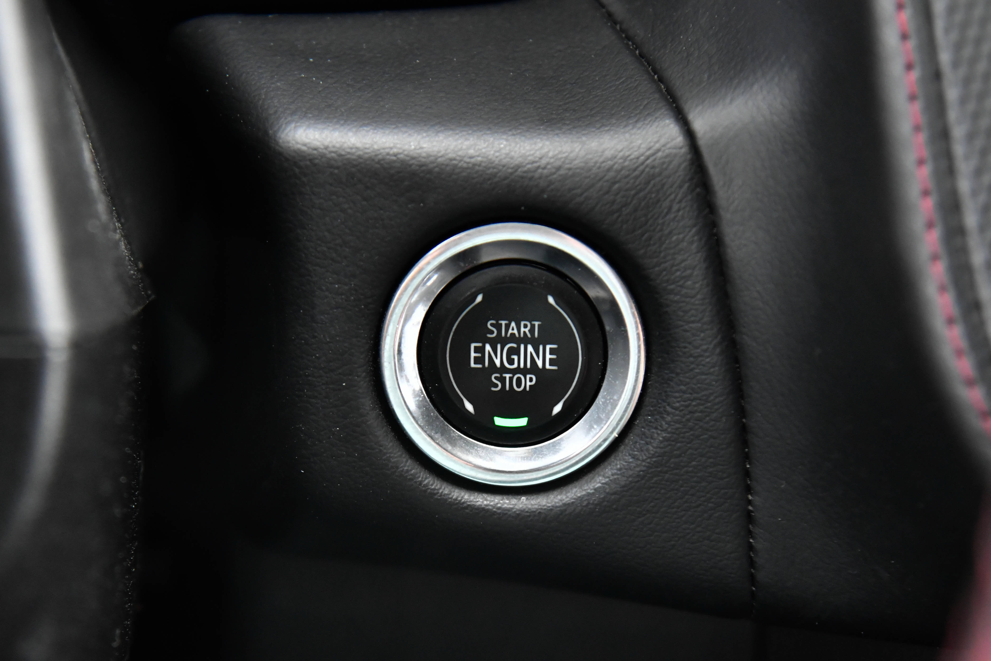 Used 2023 Chevrolet Suburban RST w/ Luxury Package AWD/4WD image 38