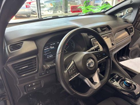 Used 2018 Nissan Leaf SV w/ SV Technology Package image 14