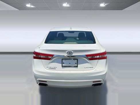 Used 2014 Toyota Avalon Limited w/ Technology Package FWD image 9