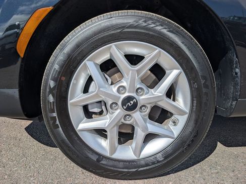 Certified 2025 Kia Soul LX image 12