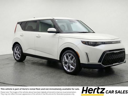 Used 2025 Kia Soul LX w/ LX Technology Package FWD image 1