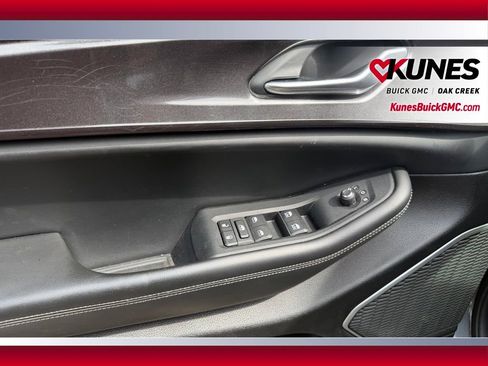 Used 2022 Jeep Grand Cherokee Altitude AWD/4WD image 9
