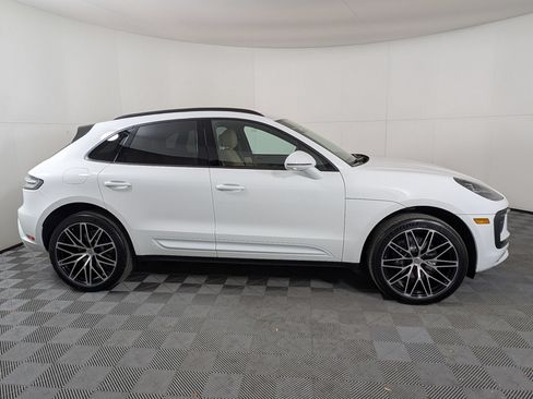 Used 2026 Porsche Macan AWD/4WD image 9