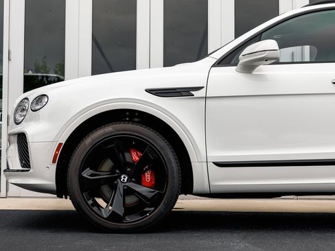 New 2025 Bentley Bentayga image 9