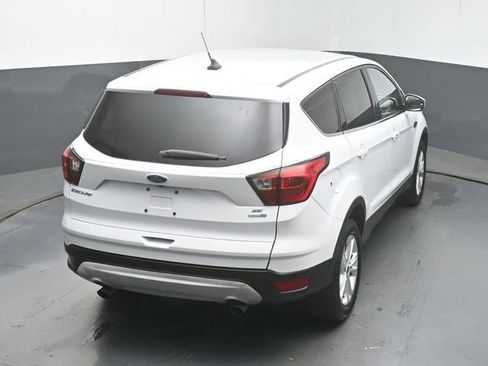Used 2019 Ford Escape SE image 46