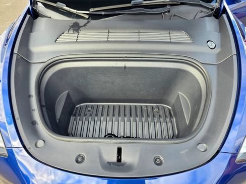 Used 2023 Tesla Model Y Long Range AWD/4WD image 47