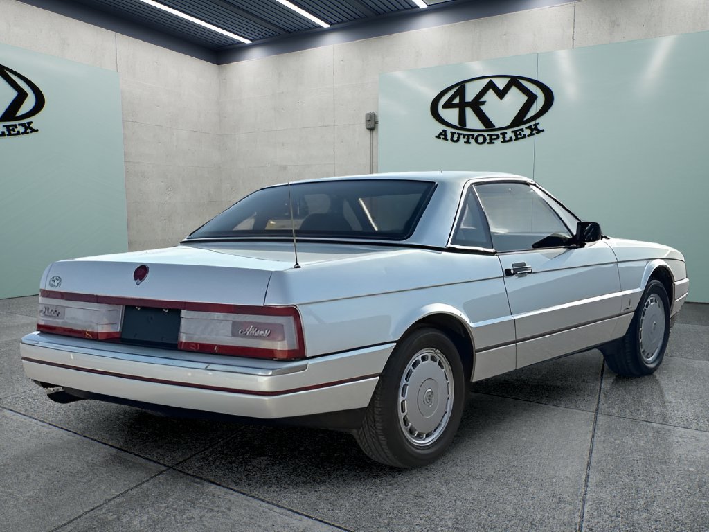 Used 1992 Cadillac Allante FWD image 3