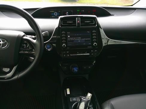 Used 2022 Toyota Prius image 31