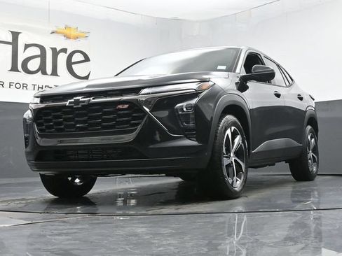 New 2026 Chevrolet Trax RS w/ Sunroof Package FWD image 4