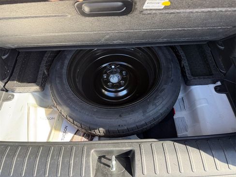 Used 2024 Hyundai Tucson Limited image 30