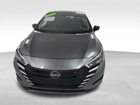 Used 2025 Nissan Versa SR image 8