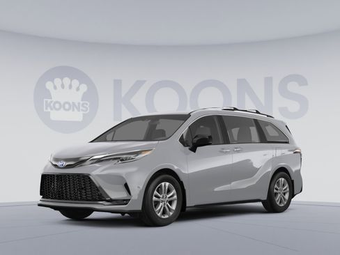 Used 2023 Toyota Sienna XSE w/ XSE Plus Package AWD/4WD image 1