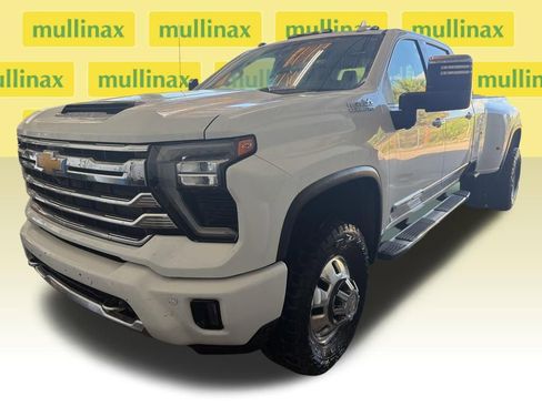 Used 2024 Chevrolet Silverado 3500 High Country w/ High Country Premium Package AWD/4WD image 36