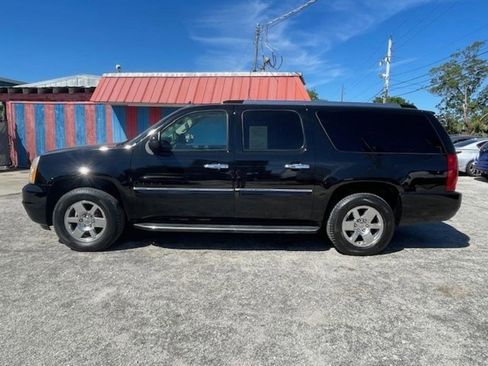 Used 2007 GMC Yukon XL Denali image 3