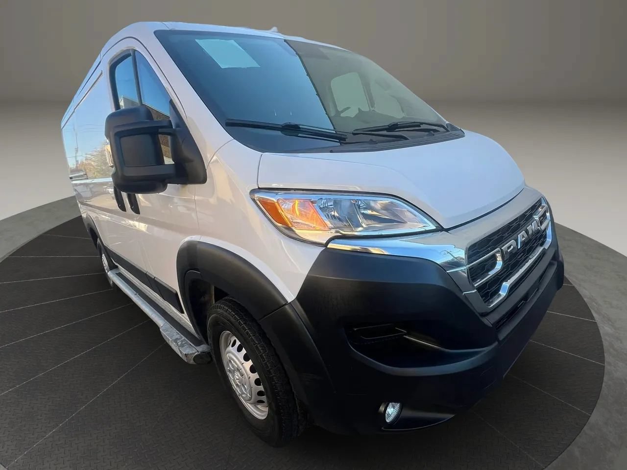 Used 2025 RAM ProMaster 2500 w/ U-Haul Equipment Group FWD image 7