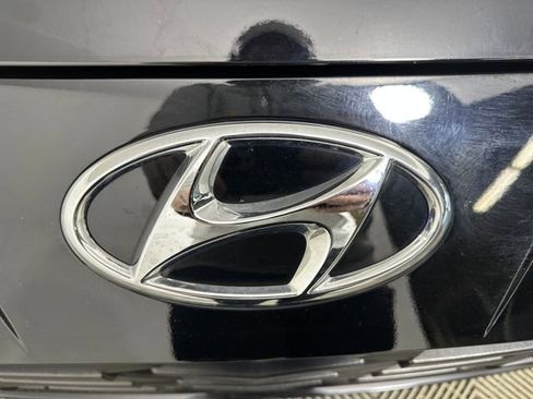 Used 2023 Hyundai Elantra SEL image 9