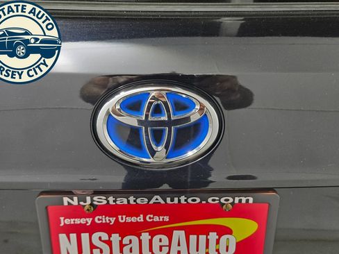 Used 2024 Toyota Highlander XLE AWD/4WD image 34