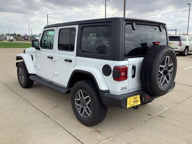 Used 2024 Jeep Wrangler Unlimited Sahara AWD/4WD image 3