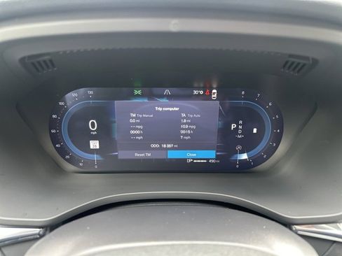 Certified 2025 Volvo XC60 B5 Plus image 26