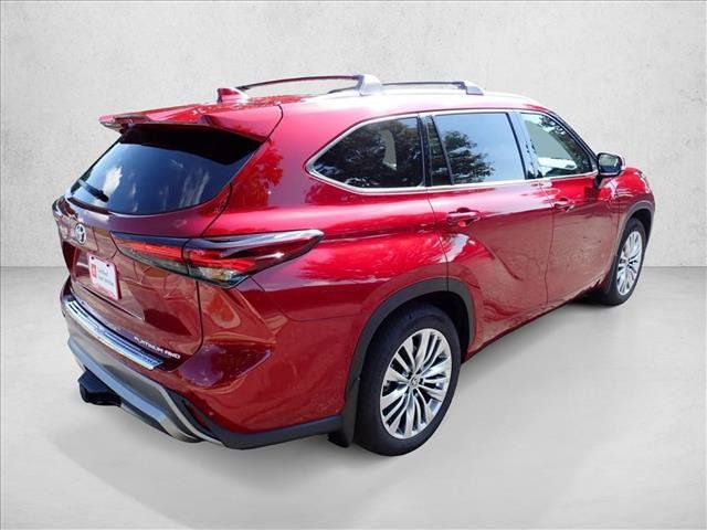 Certified 2026 Toyota Highlander Platinum AWD/4WD image 4