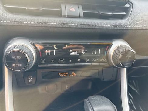 Used 2022 Toyota RAV4 XLE image 33