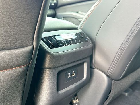 Used 2025 Nissan Pathfinder Rock Creek AWD/4WD image 32