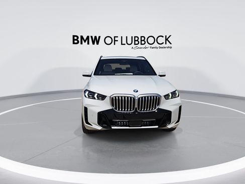 New 2026 BMW X5 xDrive40i w/ M Sport Package AWD/4WD image 3