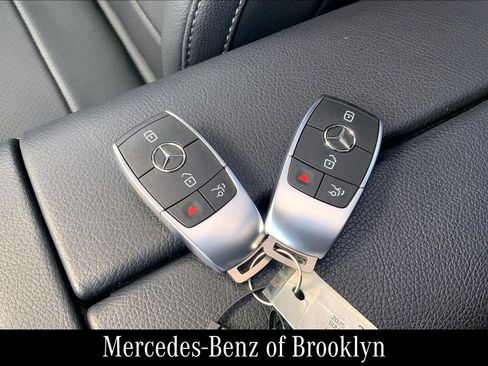 Used 2025 Mercedes-Benz GLE 450e 4MATIC image 14