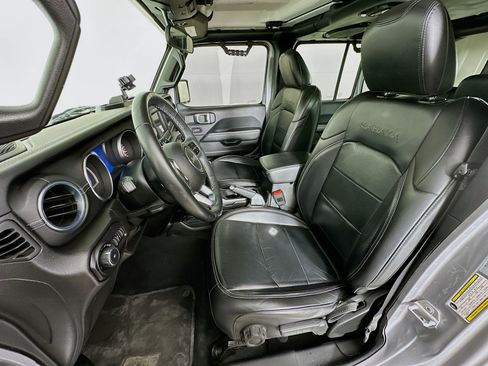 Used 2018 Jeep Wrangler Unlimited Sahara image 13