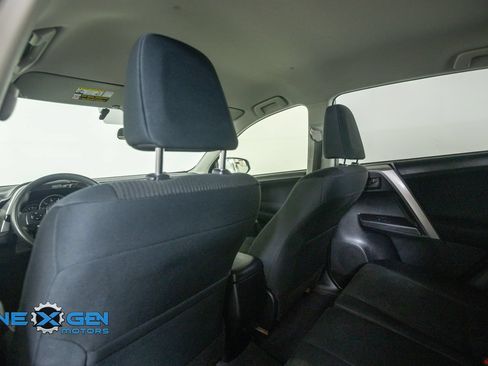 Used 2016 Toyota RAV4 LE FWD image 25