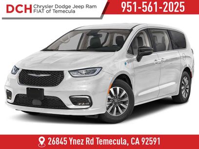 Certified 2024 Chrysler Pacifica Premium