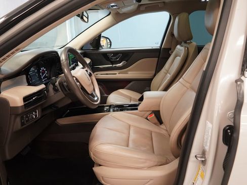 Used 2021 Lincoln Corsair AWD w/ Premium Package image 6